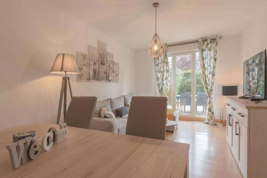ביוסי-סיינט-ג'ורג' Garden Apartment Next To Disneyland מראה חיצוני תמונה