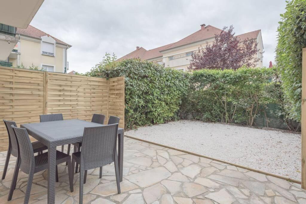 ביוסי-סיינט-ג'ורג' Garden Apartment Next To Disneyland מראה חיצוני תמונה